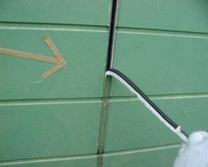 image023