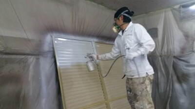 吹き付け塗装の様子2