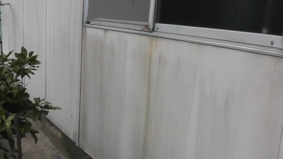 サッシ周りの汚れ