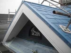 破風板白色