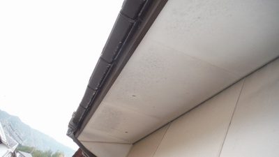 軒天の汚れ色褪せ