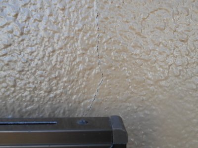 ヒビ割れの再発 ヒビ割れの再発