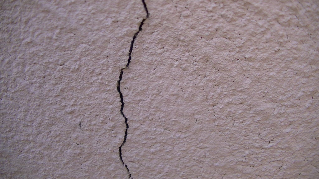 外壁自体の割れ 外壁自体の割れ