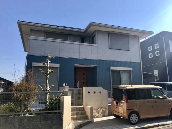 外壁塗装　紺色