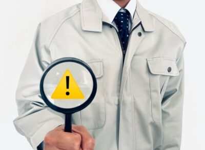 職人が注意を促している